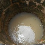 L’eau du puits, non potable, en saison des pluies